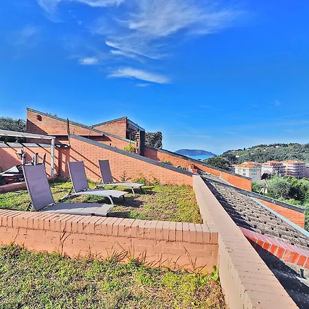 La Doppia Terrazza Apartment *